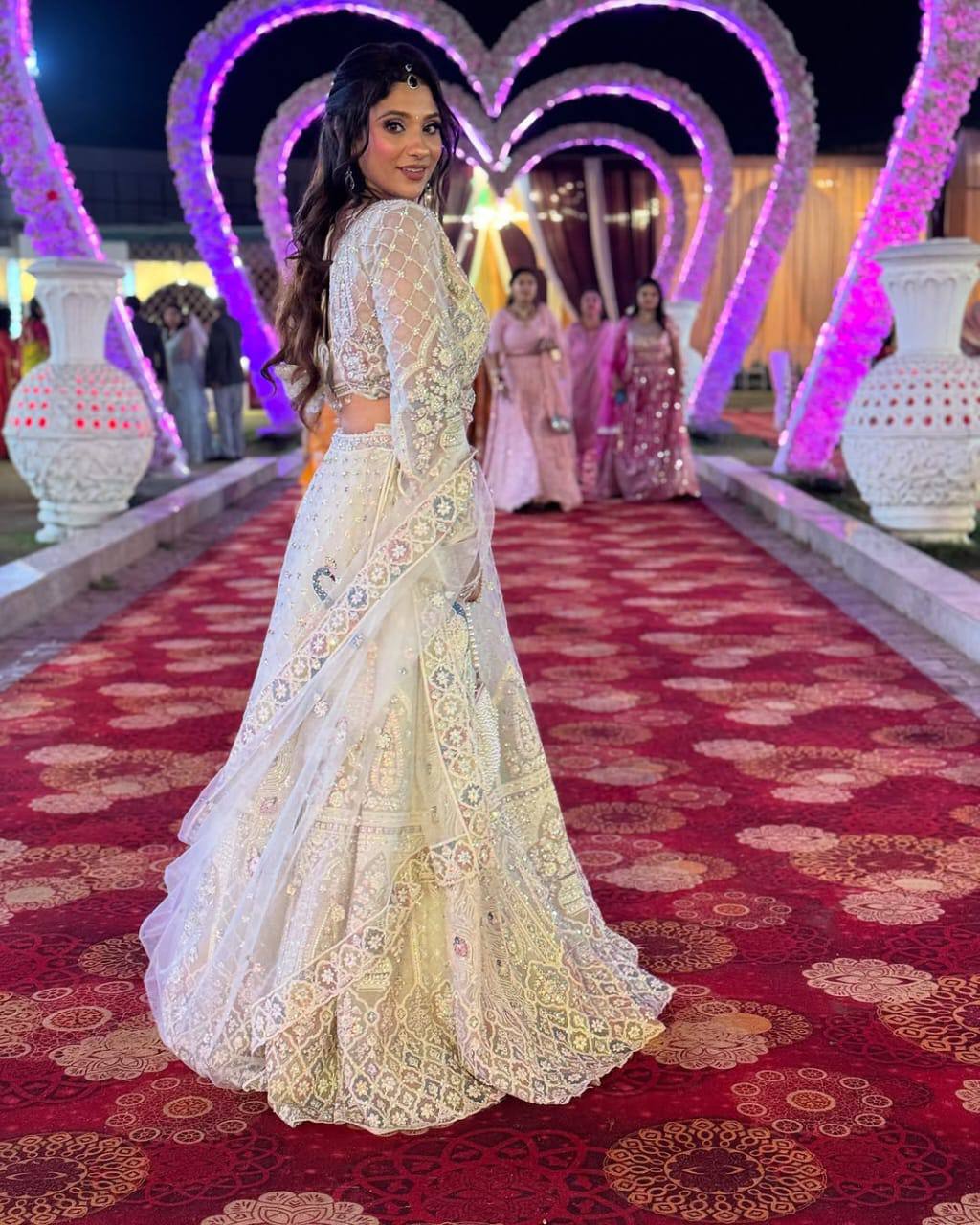 Designer Embroidered Lehenga Set with Sequins & Dupatta ā Perfect for Weddings & Parties