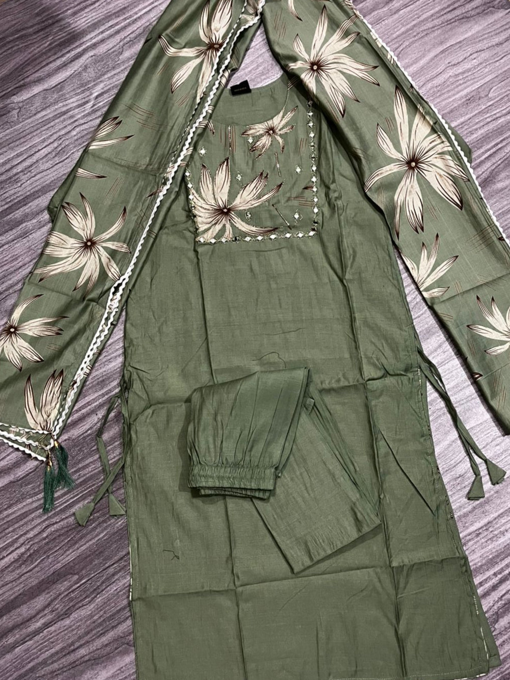 Women’s Green Floral Printed Kurti Set with Dupatta & Bottom – 3 Piece Suit