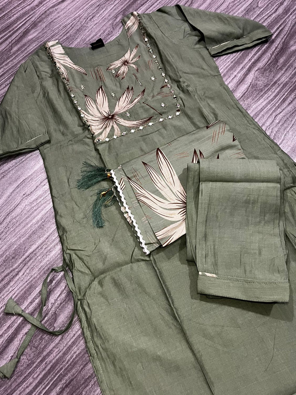 Women’s Green Floral Printed Kurti Set with Dupatta & Bottom – 3 Piece Suit