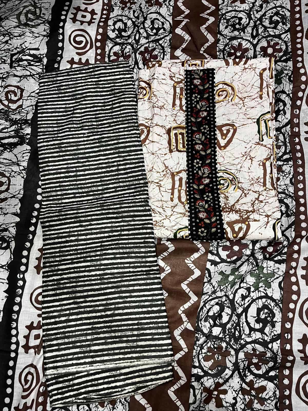 Women’s Brown & White Printed Dress Material with Embroidered Patch – 3 Piece Unstitched Fabric Set