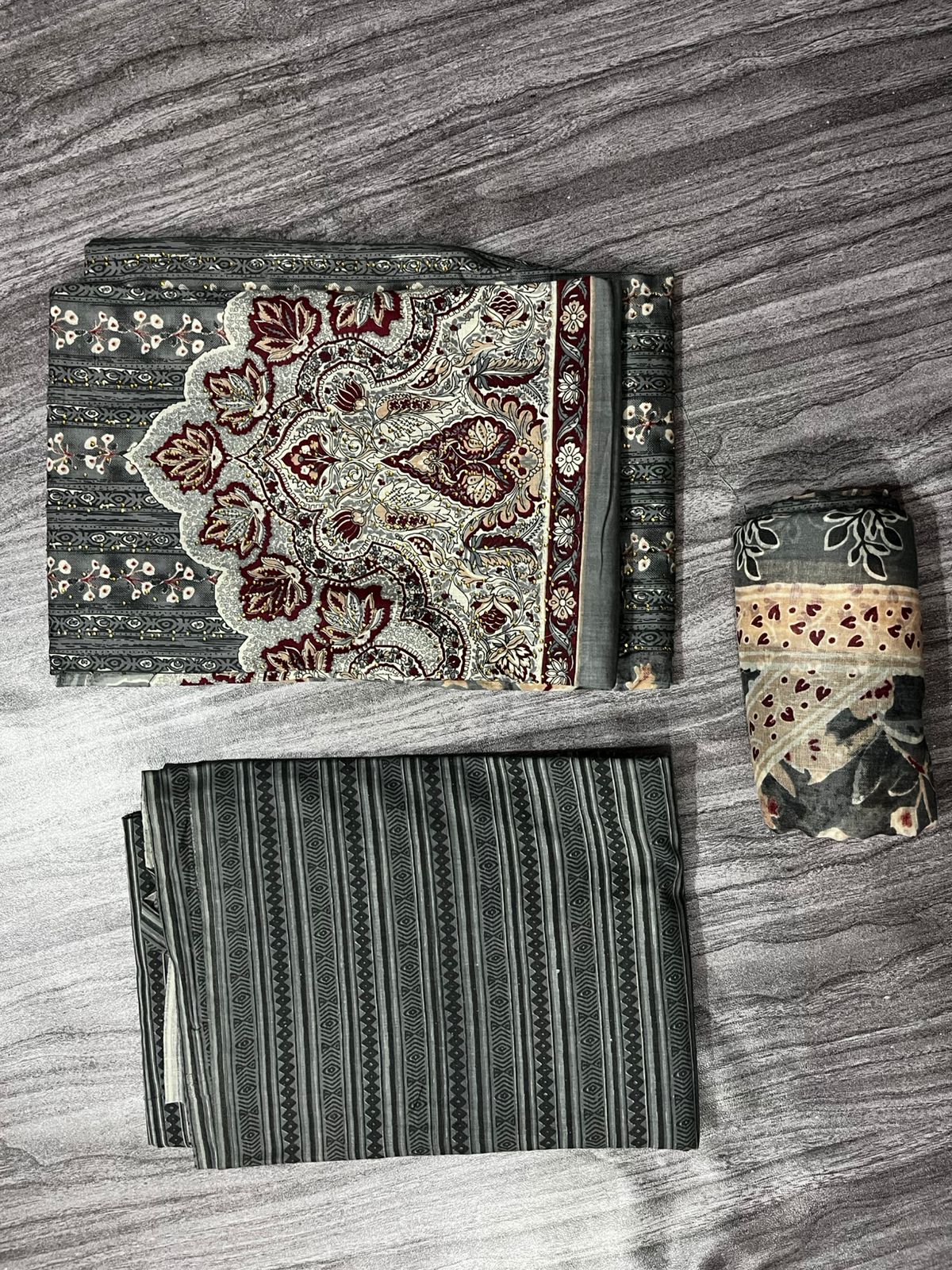 Grey & Maroon Printed 3-Piece Fabric Set – Top, Bottom & Dupatta