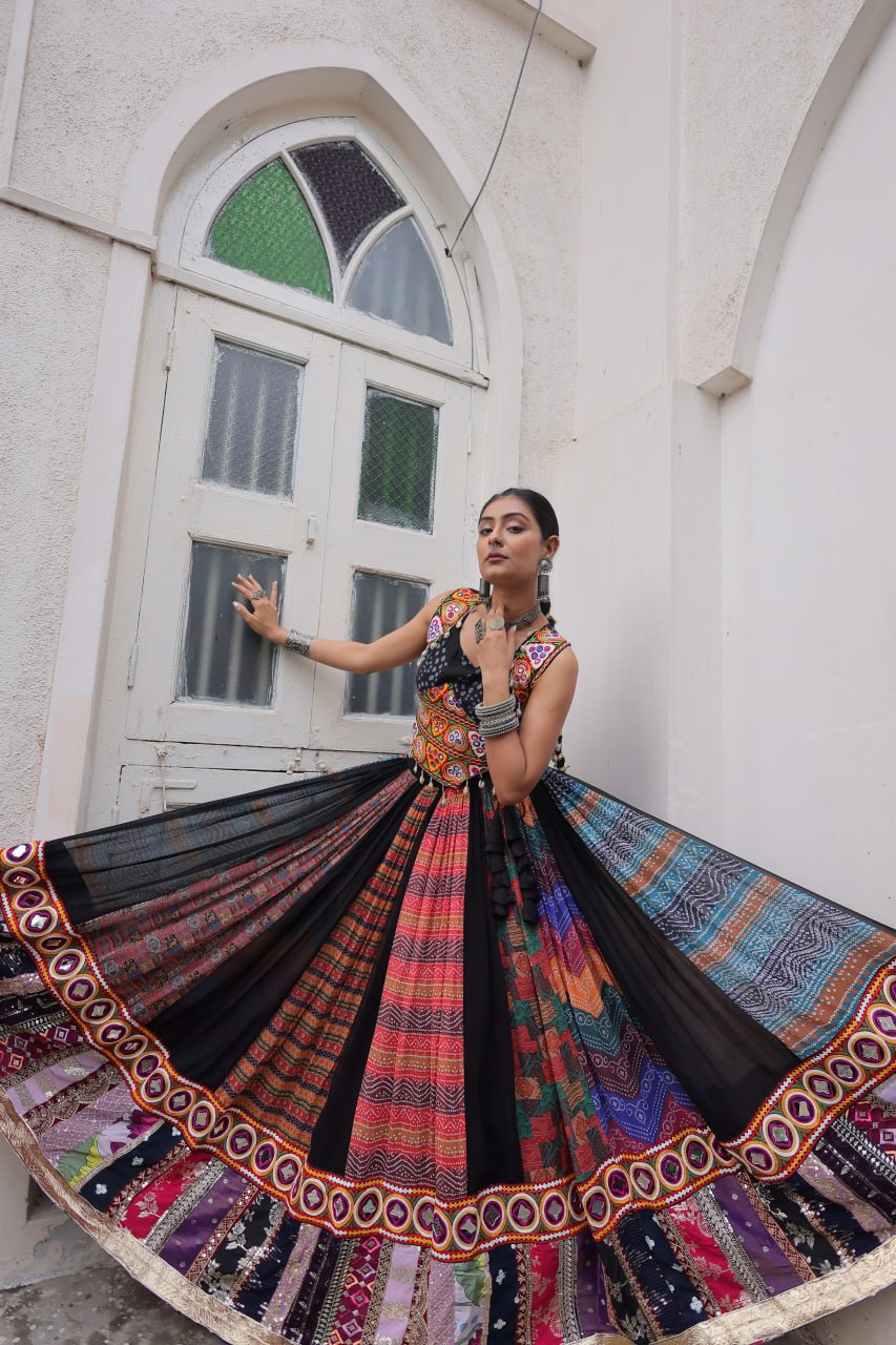 Product Code: LW-7135 - Traditional Gamthi Embroidered Lehenga Set NAVRATRI
