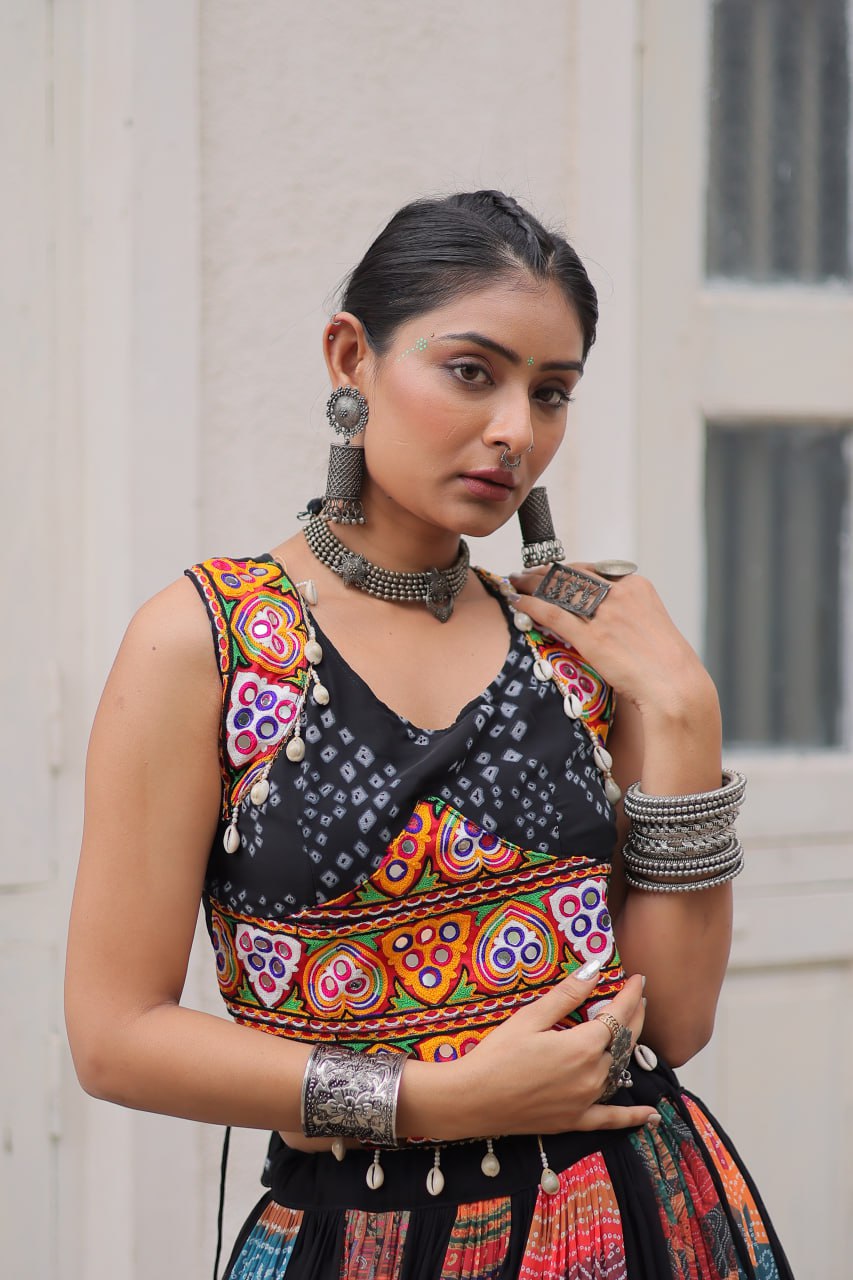 Product Code: LW-7135 - Traditional Gamthi Embroidered Lehenga Set NAVRATRI
