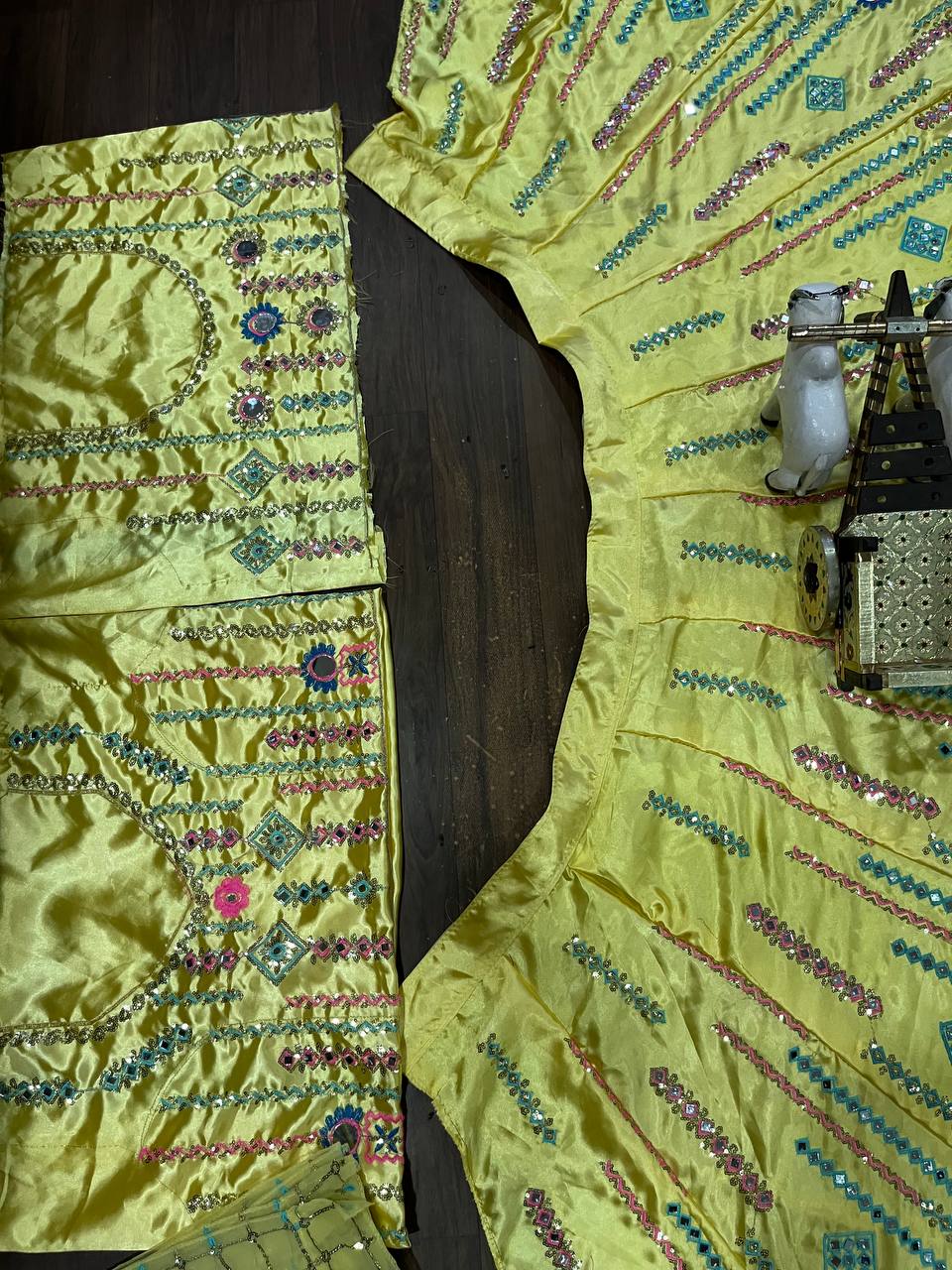 Golden Ray" - Evokes the image of sunlight, perfect for a bright yellow.k
